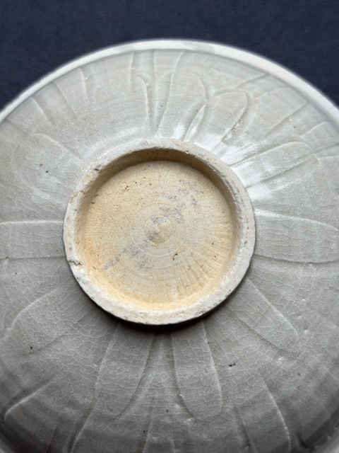 古玩陶瓷蓮瓣紋影青碗真品鑒賞圖