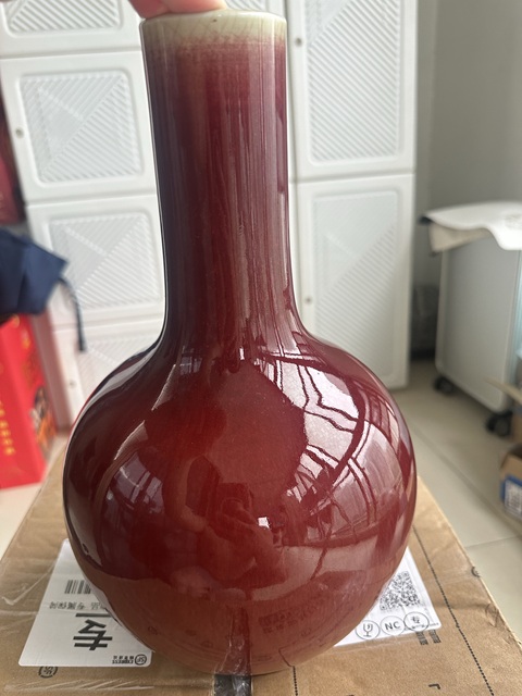 古玩陶瓷民國 郎窯紅釉天球瓶真品鑒賞圖
