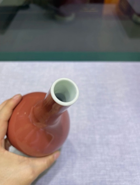 古玩陶瓷紅釉錐把瓶真品鑒賞圖