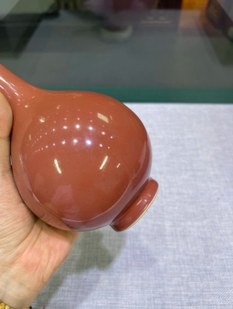 古玩陶瓷紅釉錐把瓶真品鑒賞圖