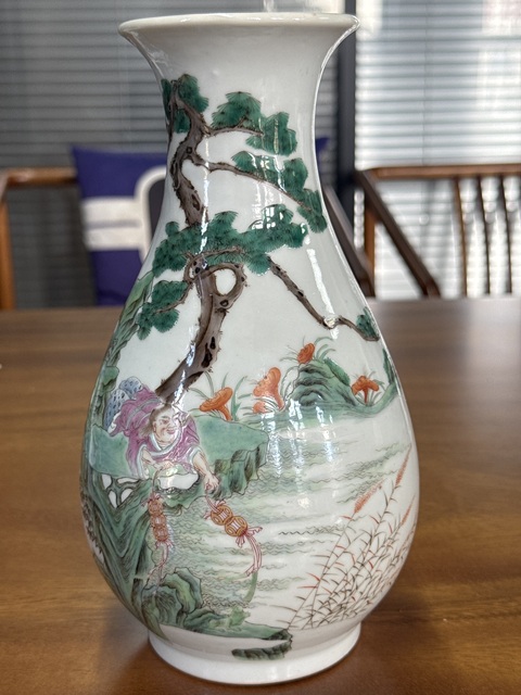 古玩陶瓷粉彩劉海戲金蟾圖玉壺春瓶真品鑒賞圖