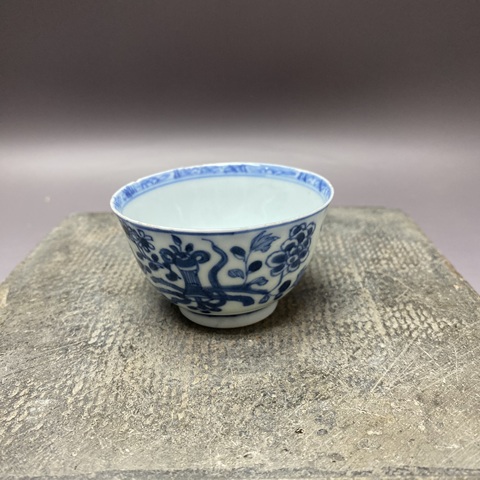 古玩陶瓷博古圖青花杯真品鑒賞圖
