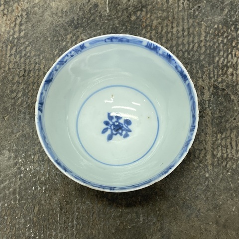 古玩陶瓷博古圖青花杯真品鑒賞圖