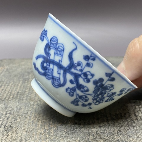 古玩陶瓷博古圖青花杯真品鑒賞圖