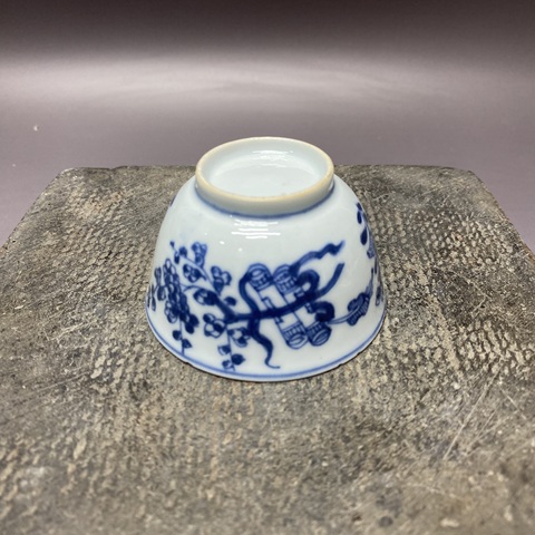 古玩陶瓷博古圖青花杯真品鑒賞圖
