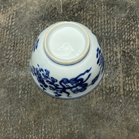 古玩陶瓷博古圖青花杯真品鑒賞圖