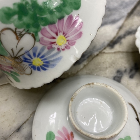 古玩陶瓷花卉紋三才蓋杯真品鑒賞圖