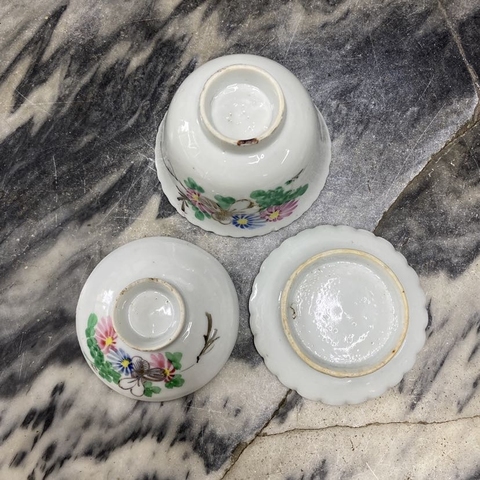 古玩陶瓷花卉紋三才蓋杯真品鑒賞圖