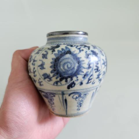 古玩陶瓷明空白期青花纏枝花罐拍賣,當前價格4200元