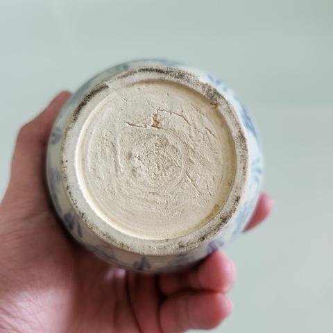 古玩陶瓷明空白期青花纏枝花罐拍賣,當前價格4200元