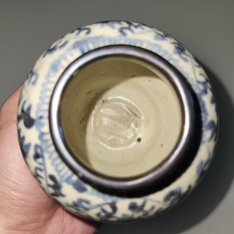 古玩陶瓷明空白期青花纏枝花罐拍賣,當前價格4200元