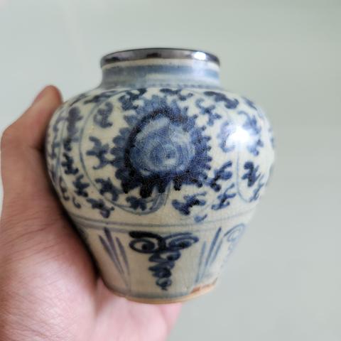 古玩陶瓷明空白期青花纏枝花罐拍賣,當前價格4200元