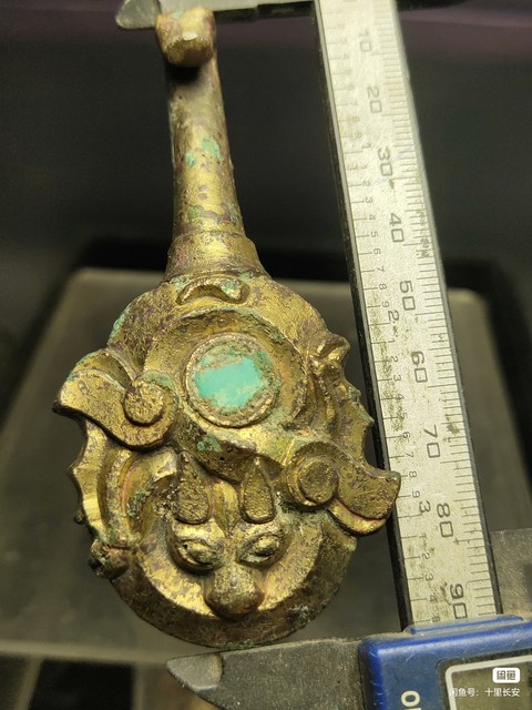 古玩銅器漢代鎏金帶鉤(存疑)真品鑒賞圖