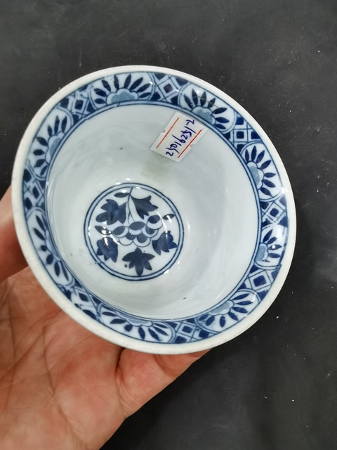 古玩陶瓷青花花卉紋杯真品鑒賞圖