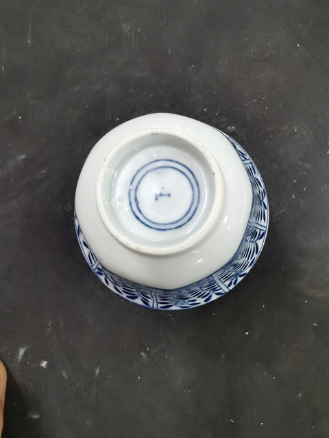 古玩陶瓷青花花卉紋杯真品鑒賞圖