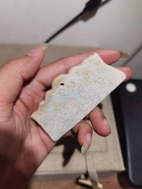 古玩玉器做舊仿古“冠狀形器”真品鑒賞圖