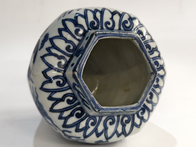 古玩陶瓷萬歷鶴紋青花罐真品鑒賞圖