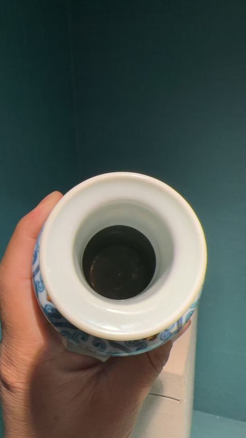 古玩陶瓷斗彩瓶真品鑒賞圖