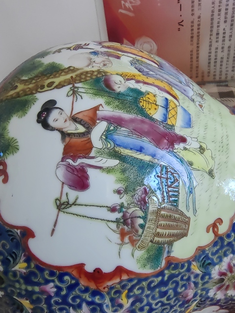 古玩陶瓷粉彩開窗人物故事將軍罐真品鑒賞圖