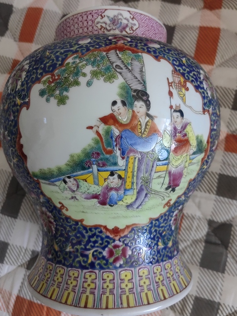 古玩陶瓷粉彩開窗人物故事將軍罐真品鑒賞圖