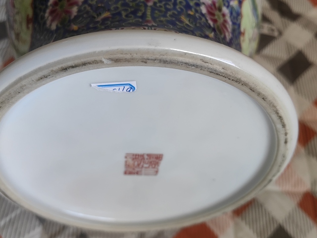 古玩陶瓷粉彩開窗人物故事將軍罐真品鑒賞圖