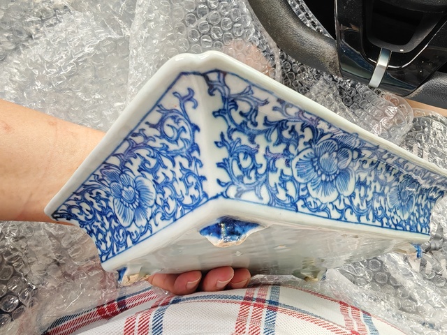 古玩陶瓷青花纏枝花卉紋水仙盆真品鑒賞圖