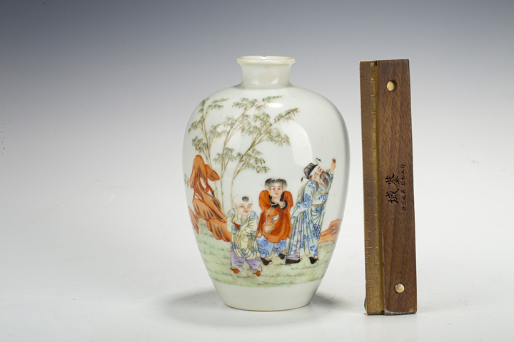 古玩陶瓷·粉彩太白醉酒圖蘿卜瓶
真品鑒賞圖