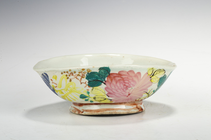 古玩陶瓷民國·粉彩花卉紋花口貢盤真品鑒賞圖