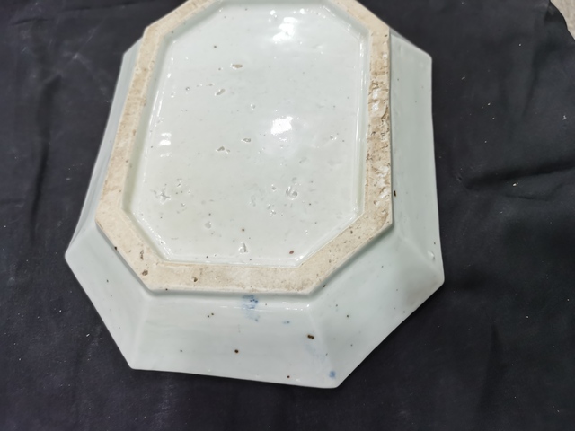 古玩陶瓷山水紋青花盤真品鑒賞圖