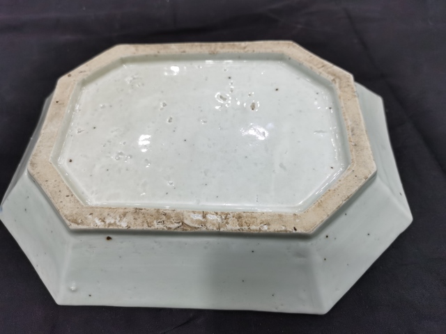古玩陶瓷山水紋青花盤真品鑒賞圖