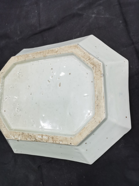 古玩陶瓷山水紋青花盤真品鑒賞圖