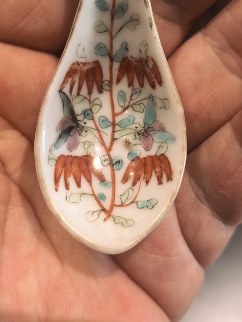 古玩陶瓷粉彩花卉紋調羹真品鑒賞圖