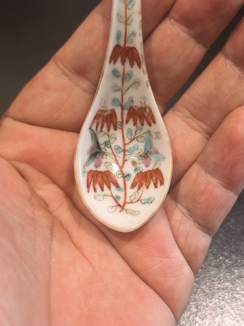 古玩陶瓷粉彩花卉紋調羹真品鑒賞圖