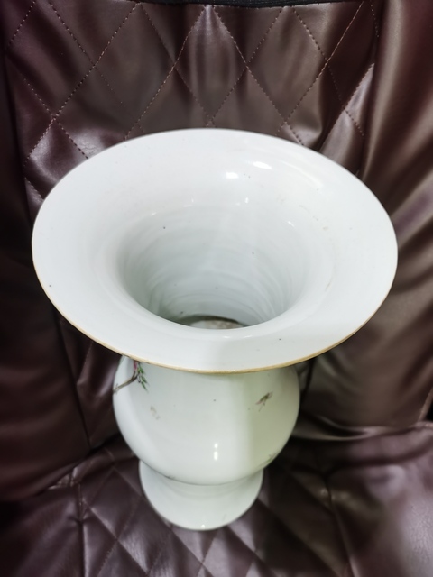 古玩陶瓷花鳥紋粉彩花觚真品鑒賞圖