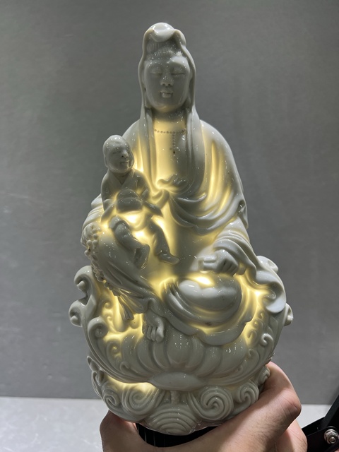 古玩陶瓷解放后大幾十年送子觀音塑像真品鑒賞圖