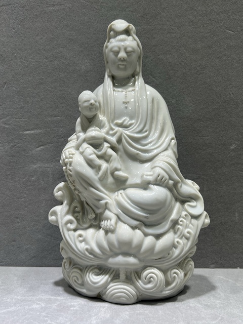 古玩陶瓷解放后大幾十年送子觀音塑像真品鑒賞圖