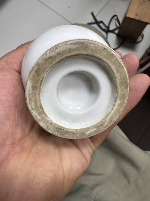 古玩陶瓷日本大正白瓷雙耳瓶真品鑒賞圖