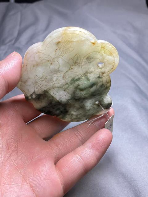 古玩玉器清代翡翠雕“如意鎖佩”拍賣,當前價格4800元