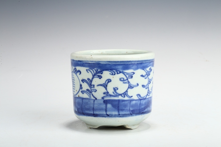 古玩陶瓷清中晚·青花花卉紋筒式爐真品鑒賞圖