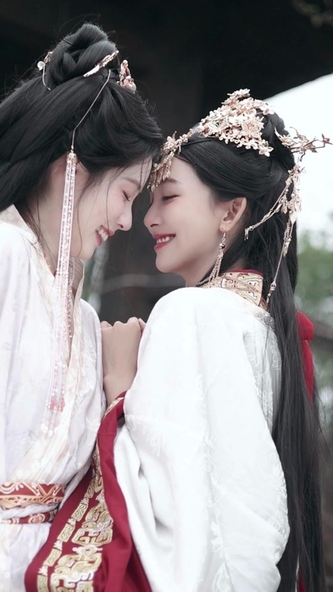 古玩陶瓷青花二喬圖花口盤拍賣,當前價格3300元