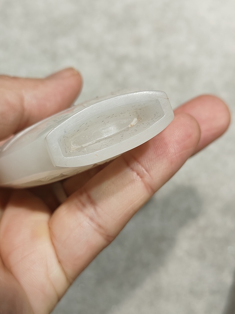 古玩玉器和田玉雕“獸面紋瓶”真品鑒賞圖