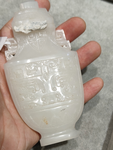 古玩玉器和田玉雕“獸面紋瓶”真品鑒賞圖