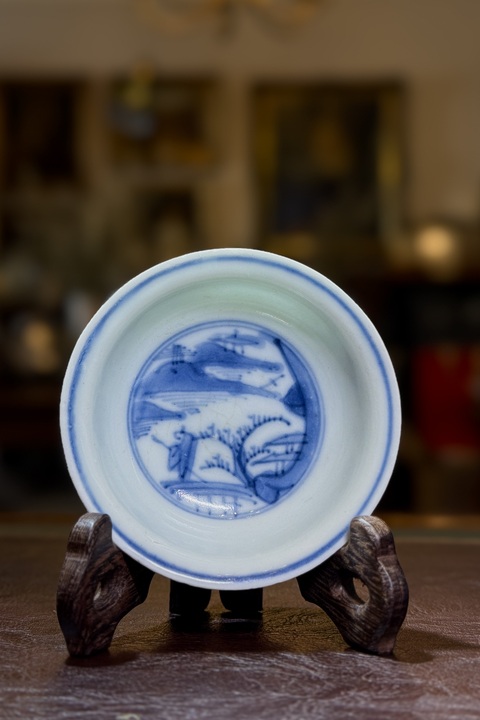 古玩陶瓷玉璧底山水紋青花盤真品鑒賞圖