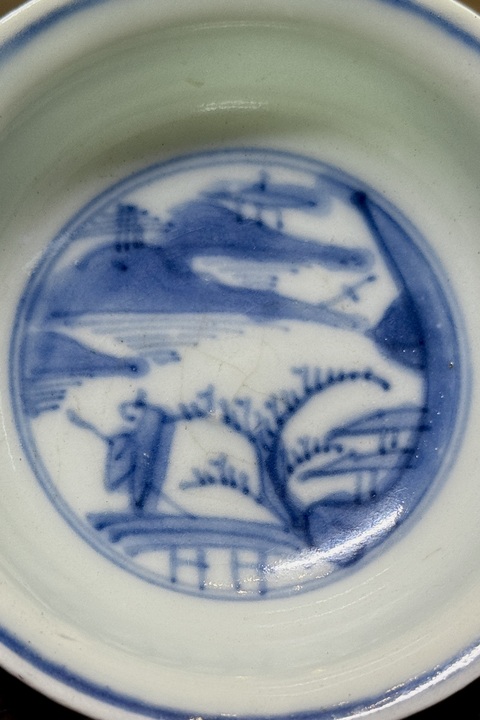 古玩陶瓷玉璧底山水紋青花盤真品鑒賞圖
