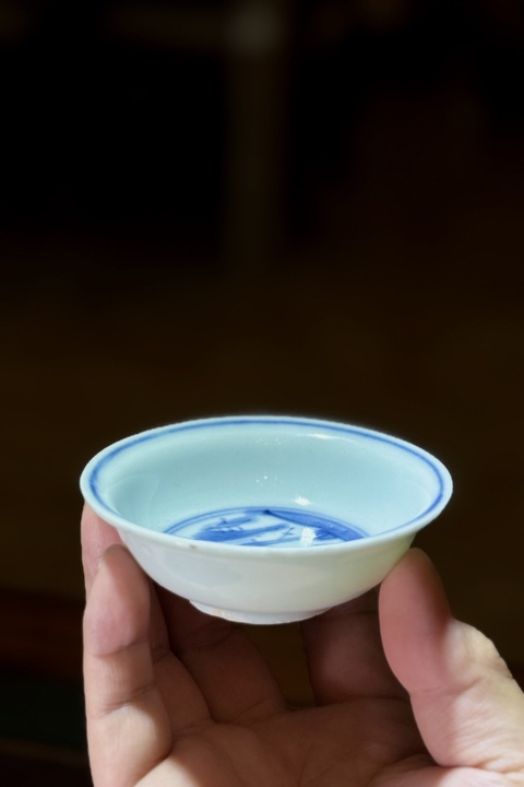 古玩陶瓷玉璧底山水紋青花盤真品鑒賞圖