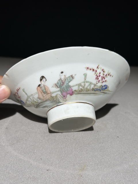 古玩陶瓷民國粉彩人物斗笠盤真品鑒賞圖