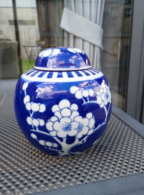 古玩陶瓷青花冰梅圖蓋罐拍賣(mài)，當(dāng)前價(jià)格688元