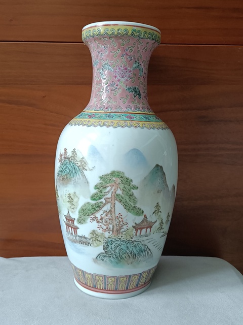 古玩陶瓷粉彩山水紋瓶拍賣,當前價格650元