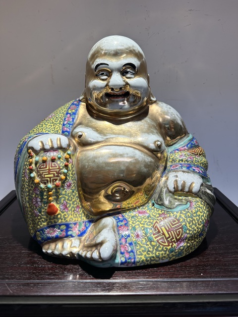 古玩陶瓷金地粉彩花卉彌勒笑佛真品鑒賞圖