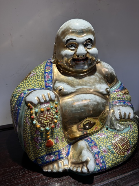 古玩陶瓷金地粉彩花卉彌勒笑佛真品鑒賞圖